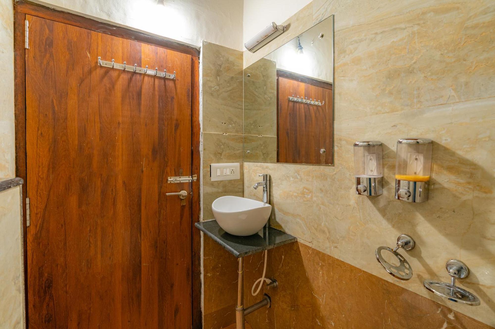 Q Swarga Retreat Otel Attigundi Dış mekan fotoğraf